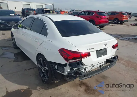 2019 Mercedes-Benz A 220 из США, поврежденный, VIN WDD3G4EB9KW014513